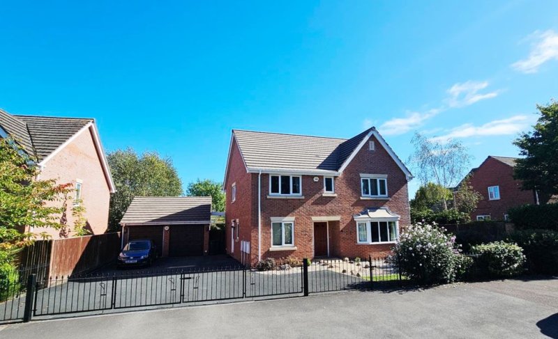 4 bedroom detached in Bullingham Lane, Saxon Gate