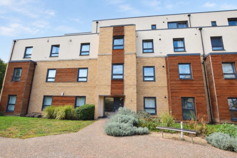 2 bedroom apartment in Park Square, Huntingdon
