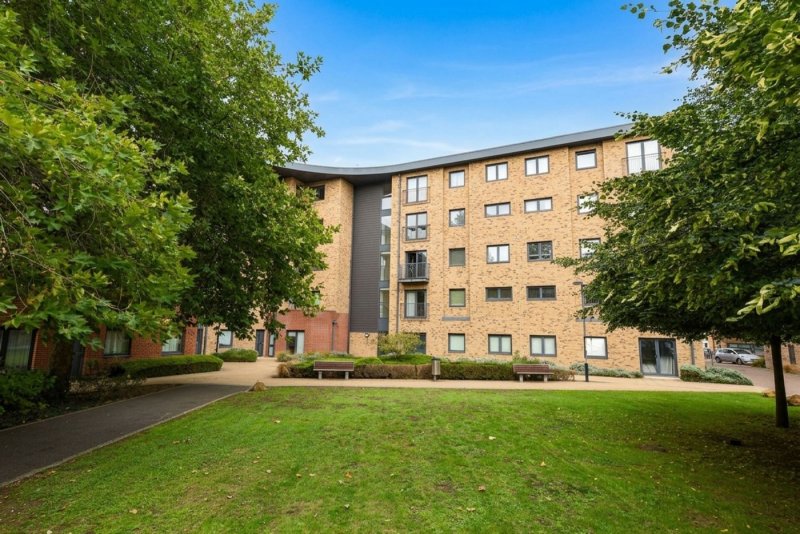 2 bedroom flat in Princes Street, Huntingdon