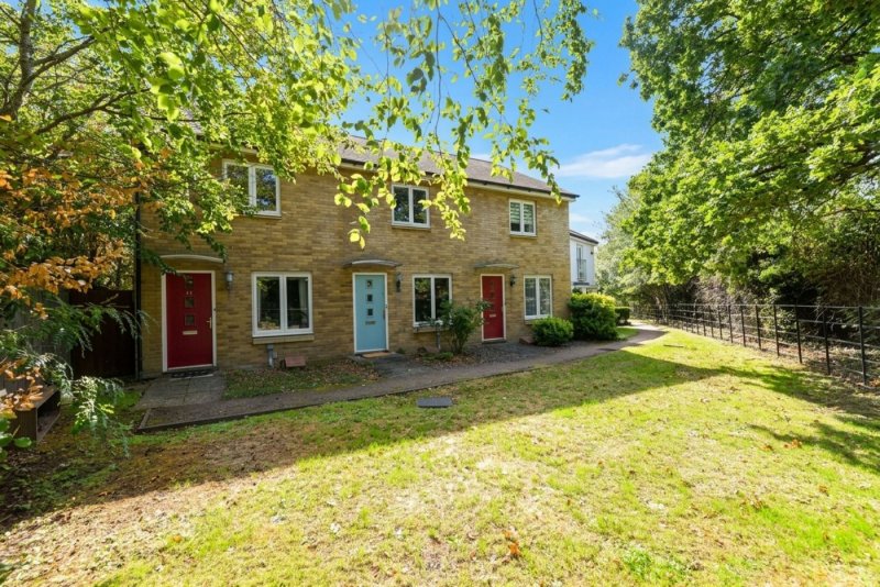 2 bedroom house in Beaton Crescent, Huntingdon