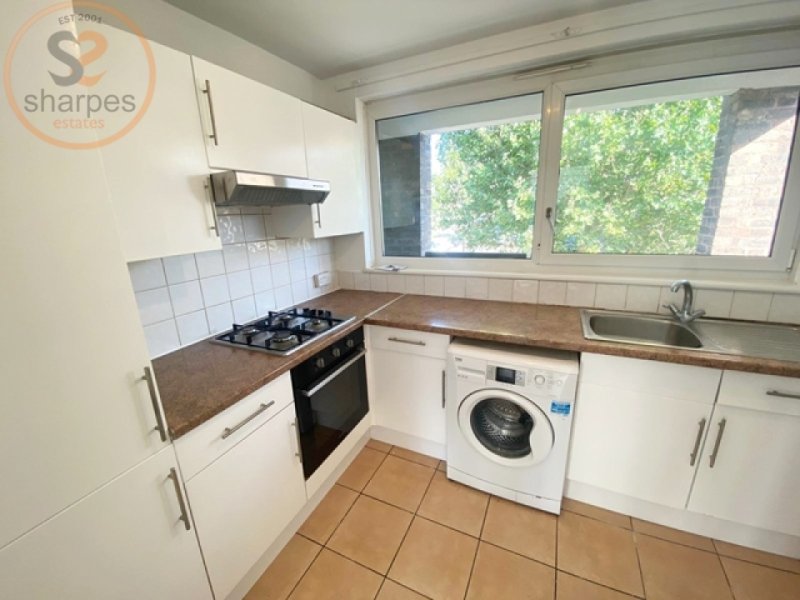 Arnal Crescent, Wandsworth, London