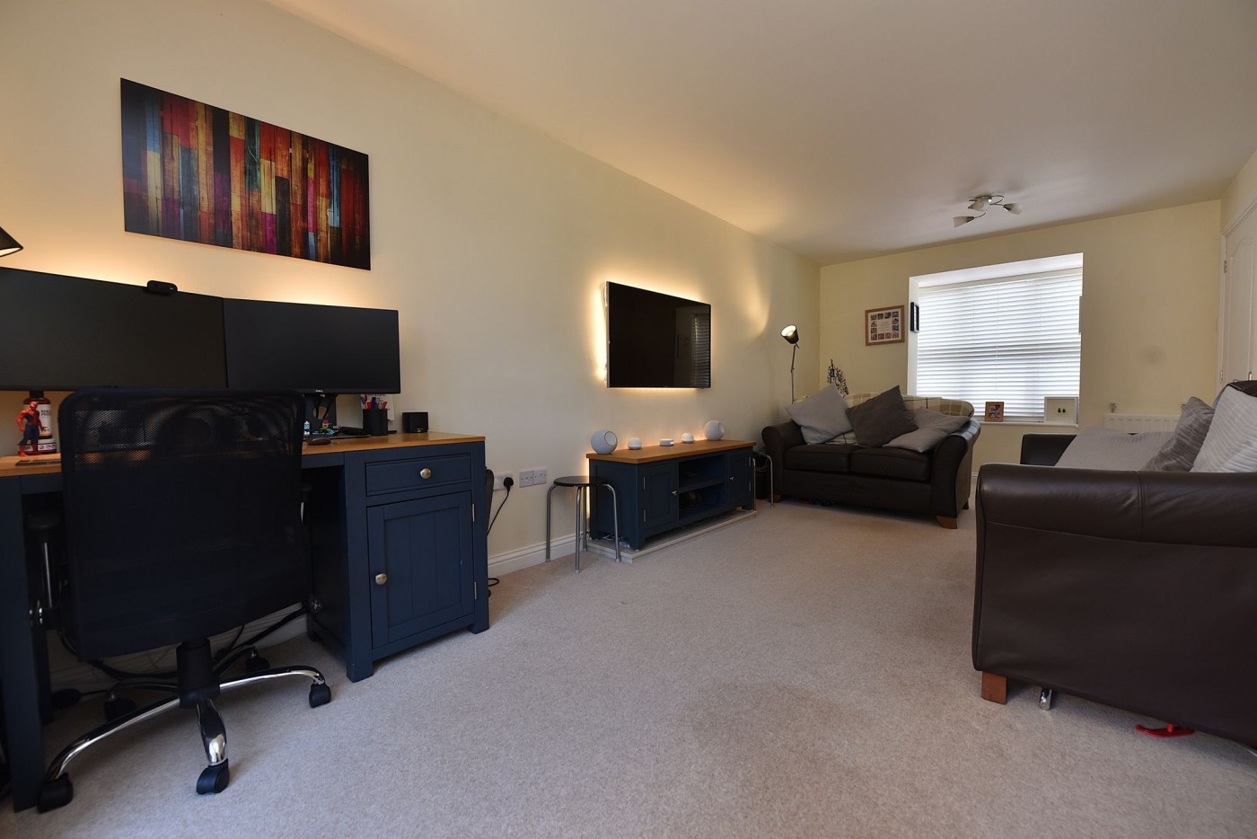 3 bedroom house in Bargroves Avenue, St. Neots