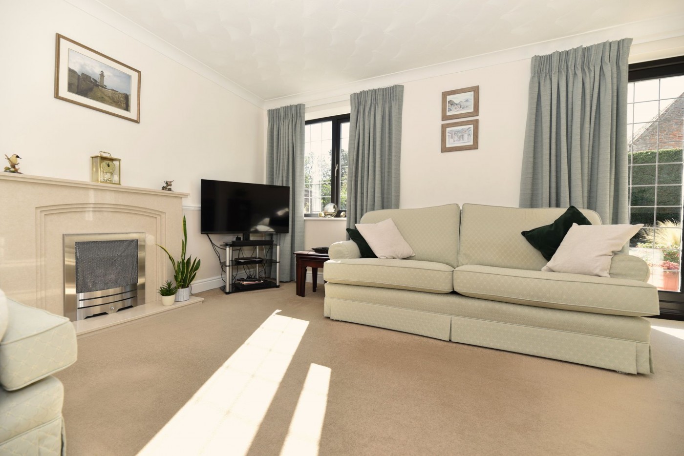3 bedroom house in White Hall Close, Somersham