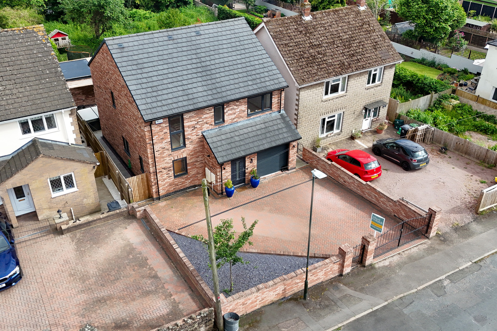 6 bedroom Detached - Victoria Road, Coleford, Gloucestershire