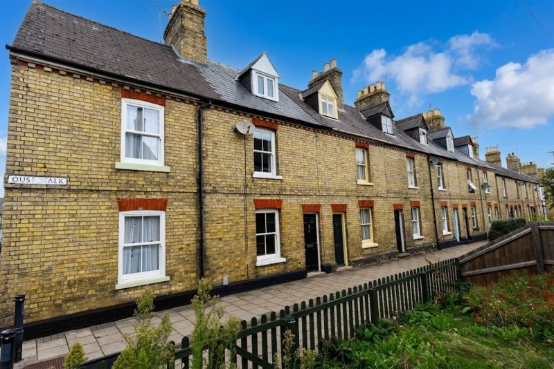 2 bedroom house in Ouse Walk, Huntingdon
