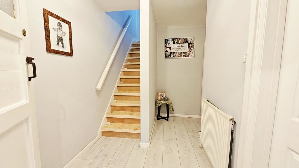 3 bedroom house in Haylease Crescent