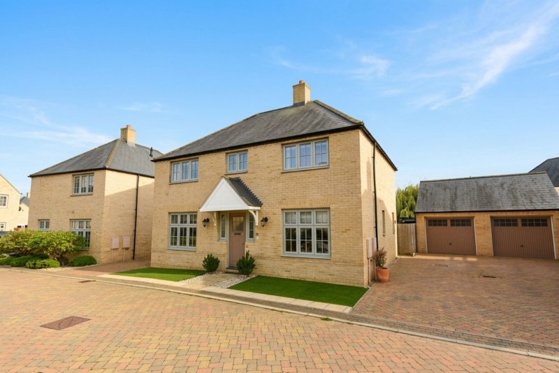 4 bedroom house in Bedell Road, Alconbury Weald