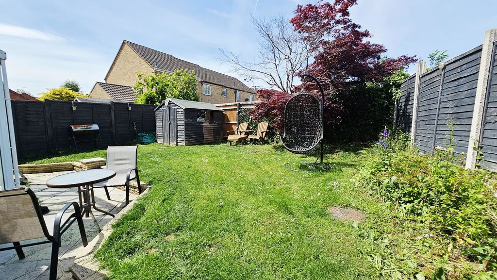 3 bedroom house in Westholme Road, Belmont