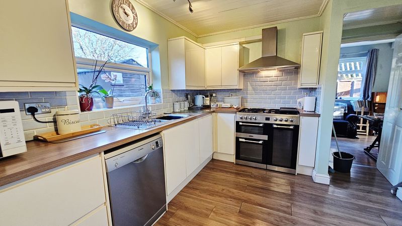 4 bedroom property in Langland Drive, Whitecross