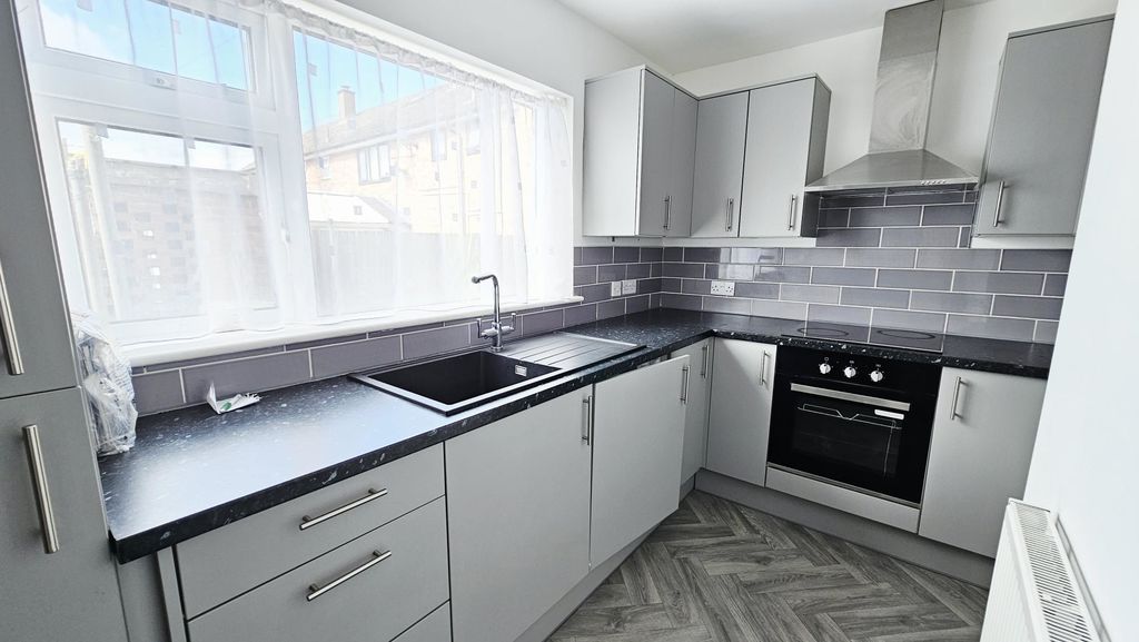 2 bedroom apartment in Whittern Way, Tupsley