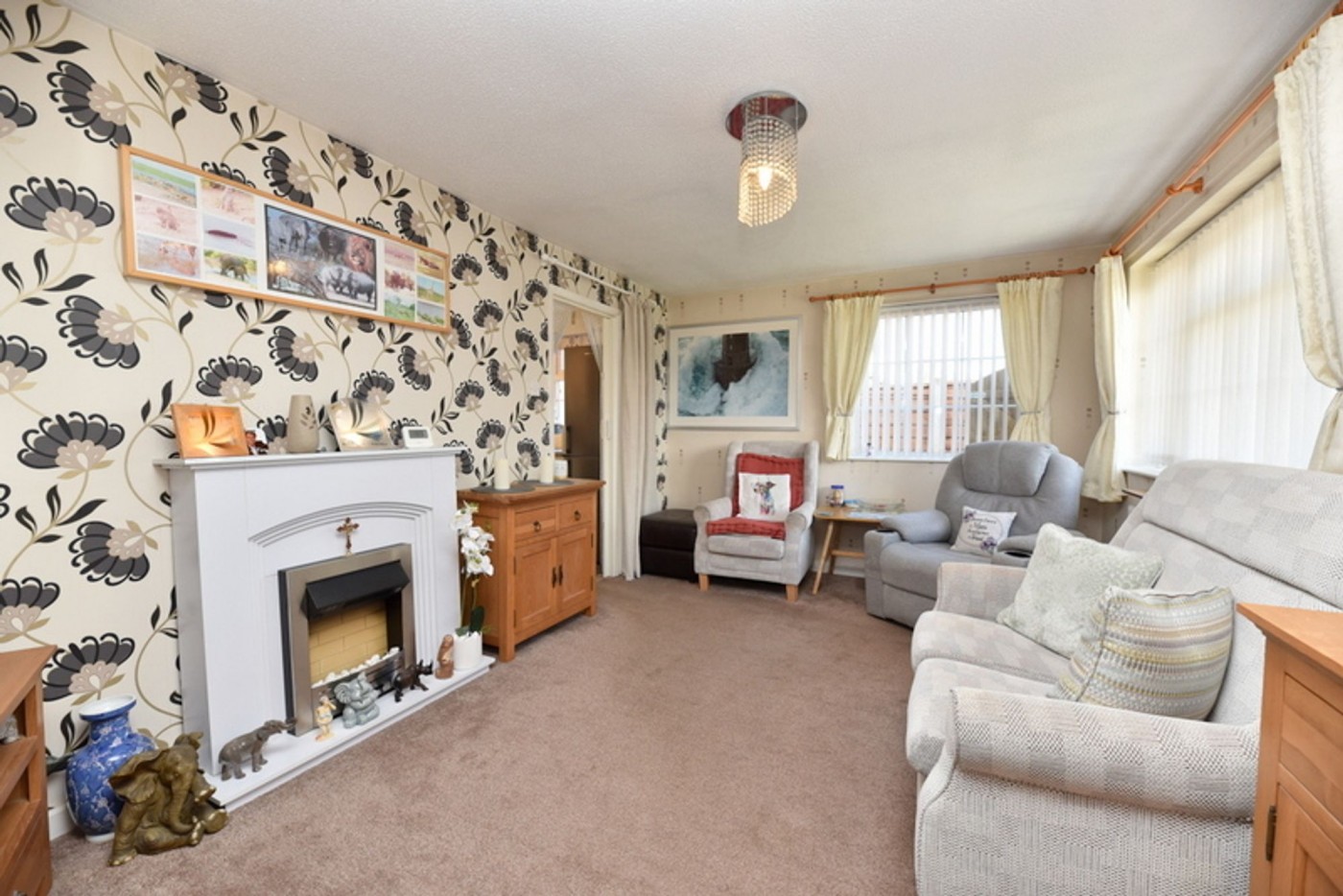 3 bedroom bungalow in West Walk, Biggleswade