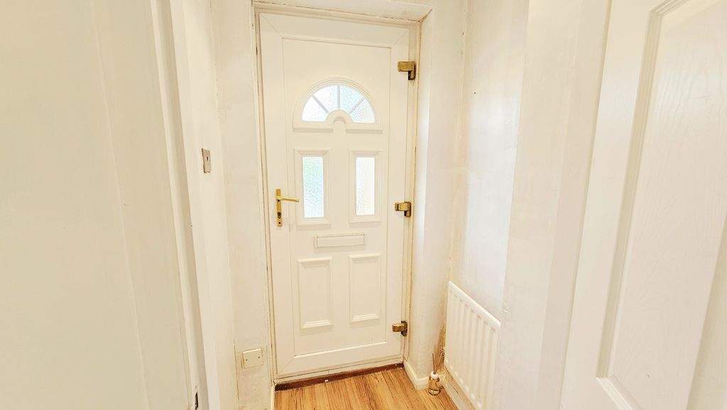 3 bedroom detached in Abingdon Drive, Belmont