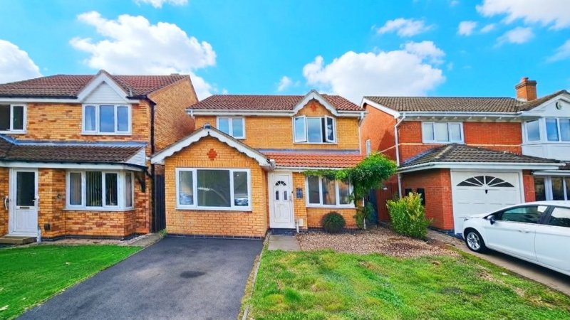 3 bedroom detached in Abingdon Drive, Belmont