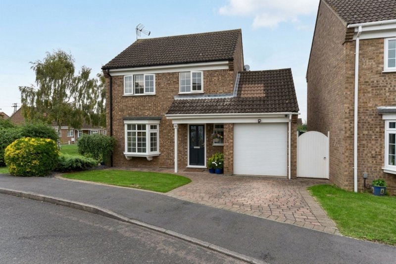 3 bedroom house in Sandwich Close, St. Ives
