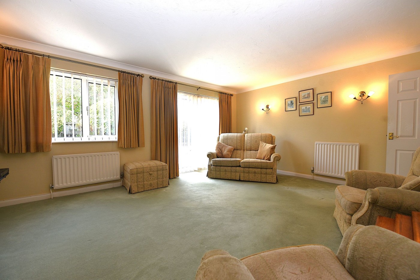 4 bedroom house in Ford Close, Eaton Ford