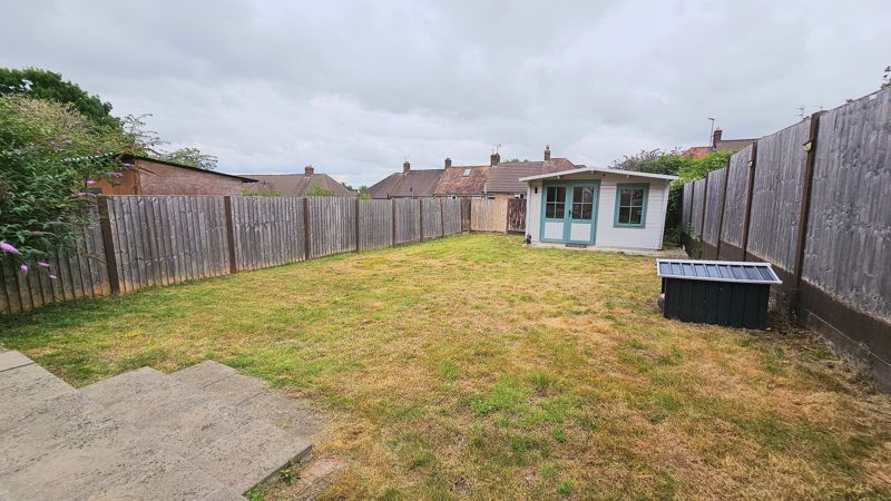 2 bedroom terraced in Princess Avenue, College Estate