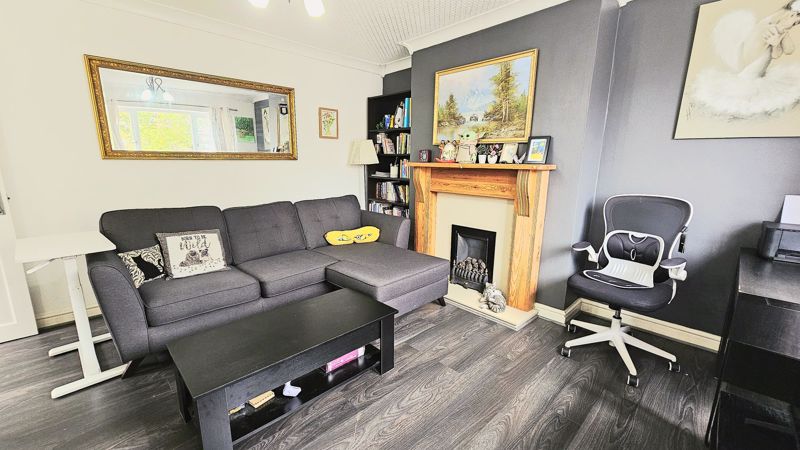2 bedroom terraced in Princess Avenue, College Estate