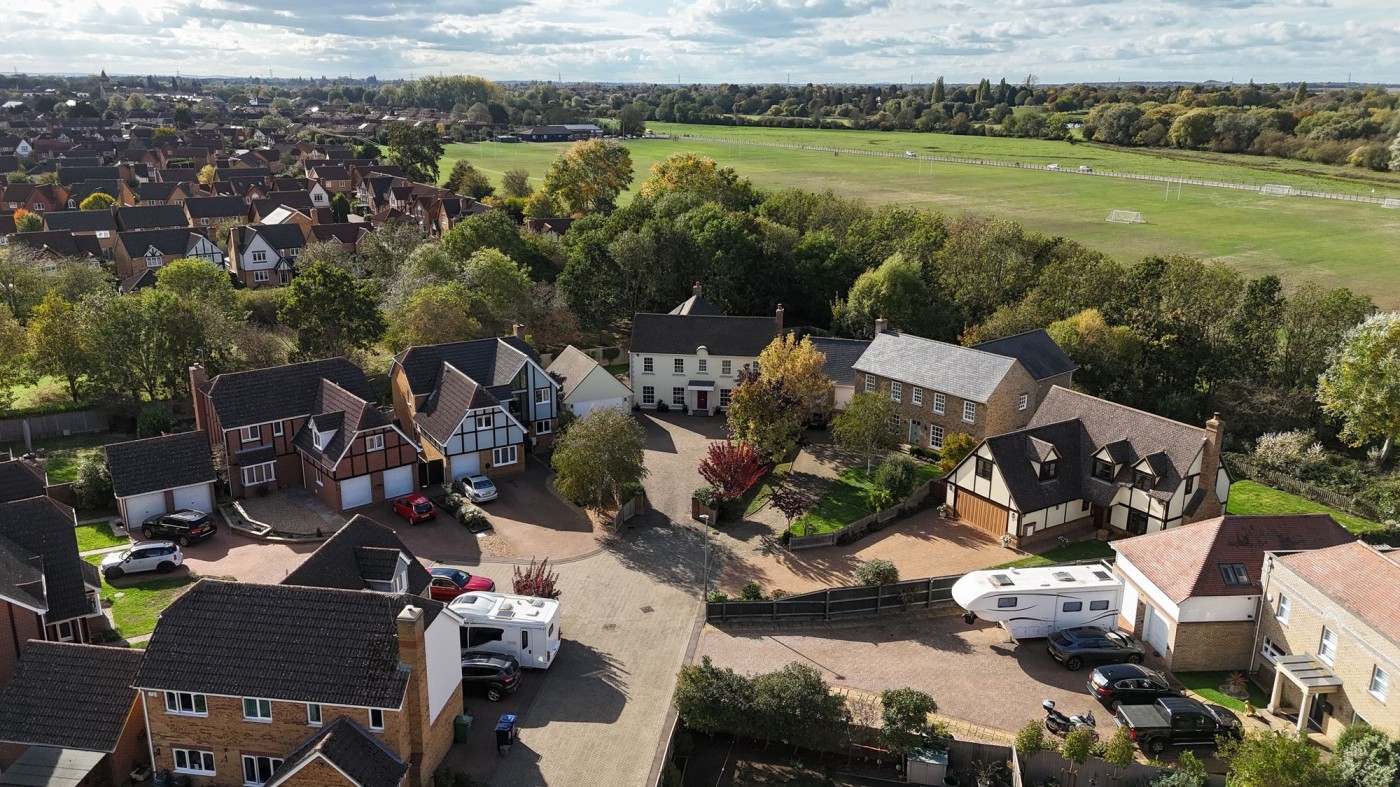 5 bedroom house in Tansur Court, St. Neots