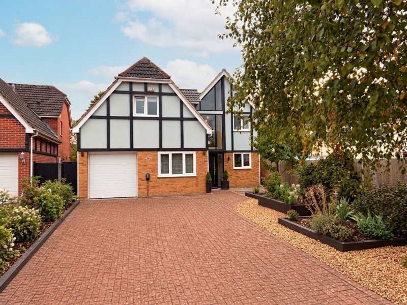 5 bedroom house in Tansur Court, St. Neots