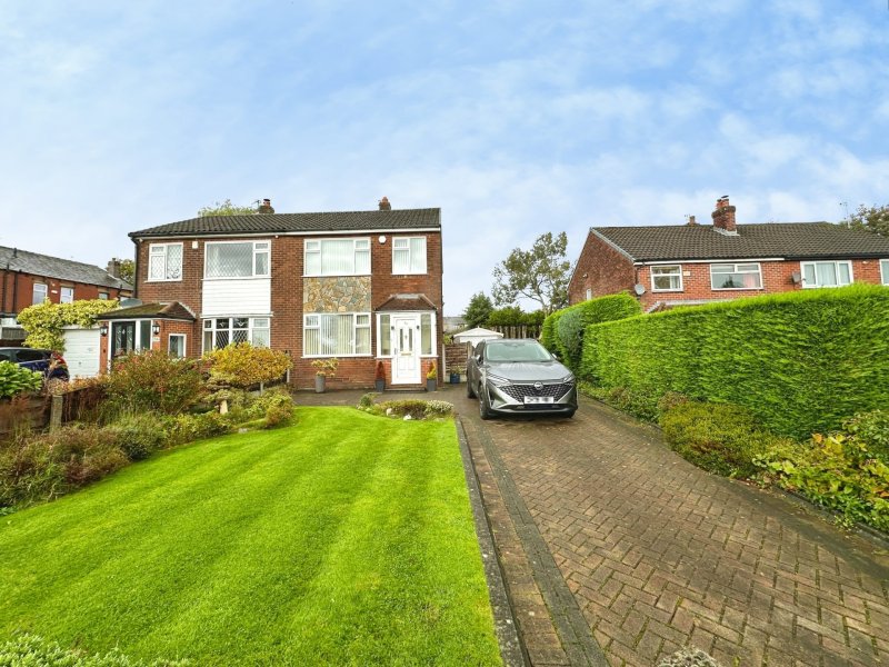 Devon Drive, Ainsworth