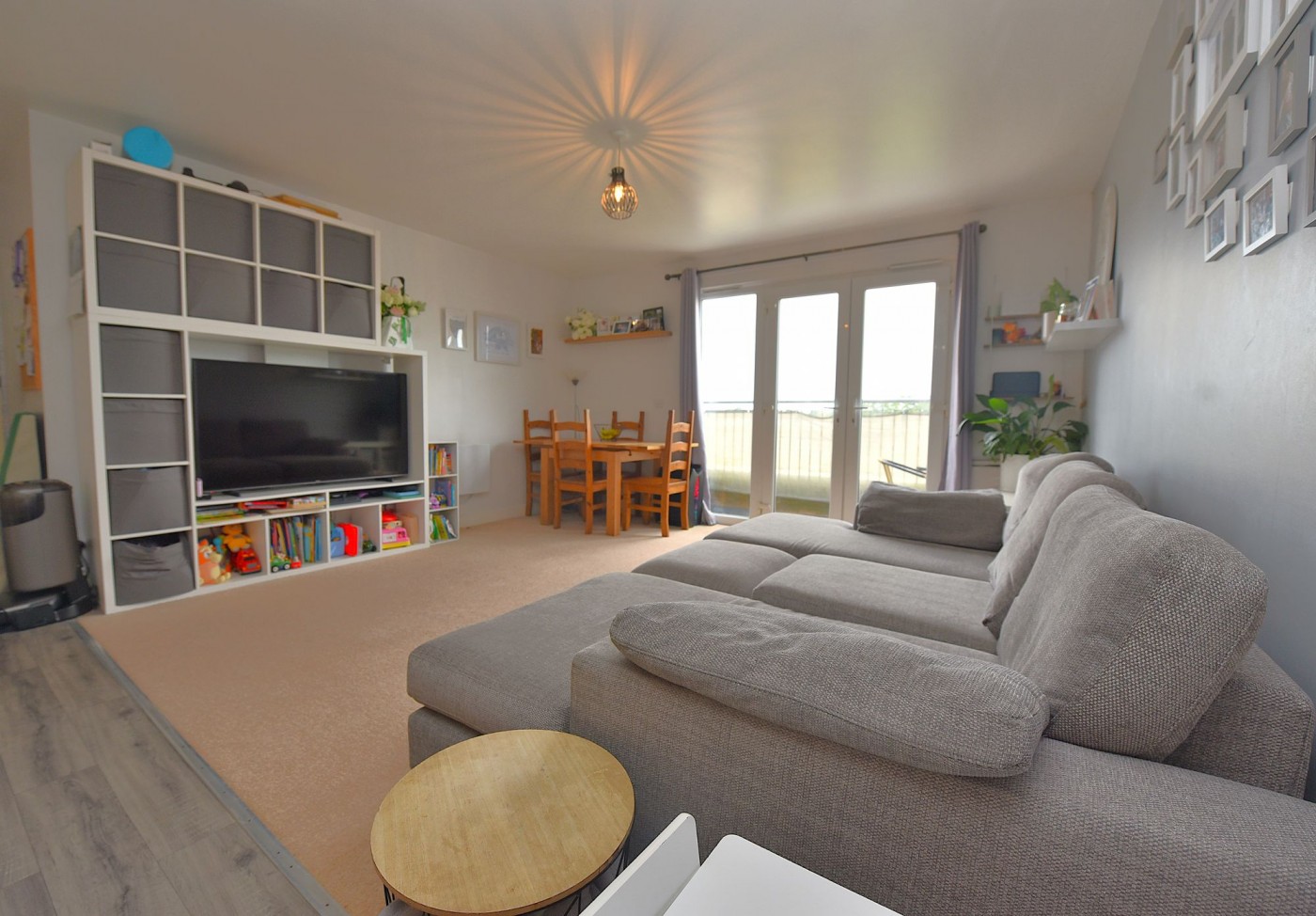 2 bedroom flat in Samuel Jones Crescent, Little Paxton