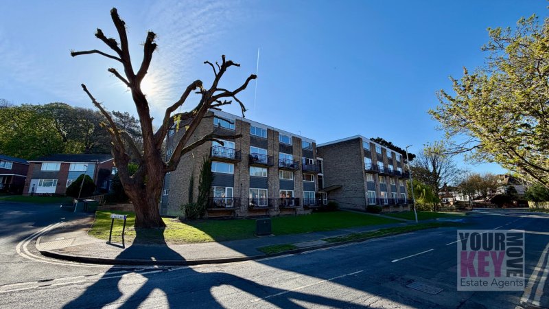 2 bedroom house in Willow Court, Sandgate, Folkestone, Kent CT20 3NU