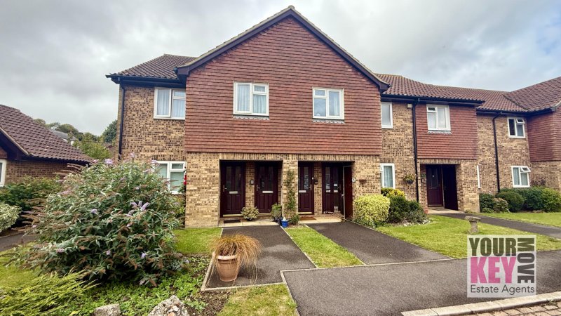 2 bedroom house in Wentworth Close Lyminge Folkestone CT18 8LZ
