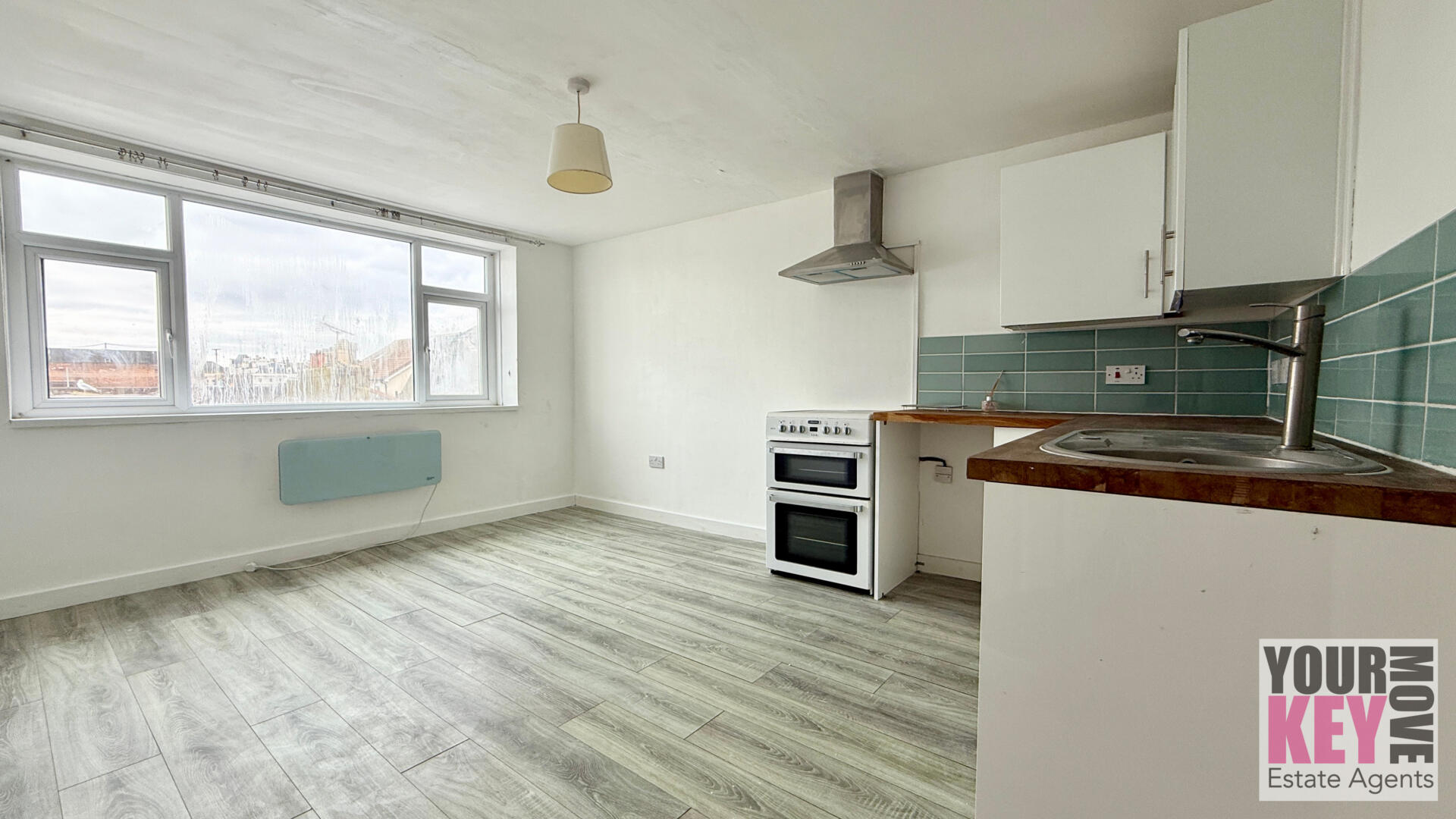 2 bedroom house in Cheriton Place, Folkestone, Kent CT20 2AZ