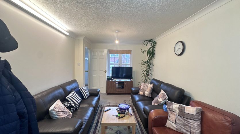 3 bedroom house in Bowhouse Drive, Glasgow