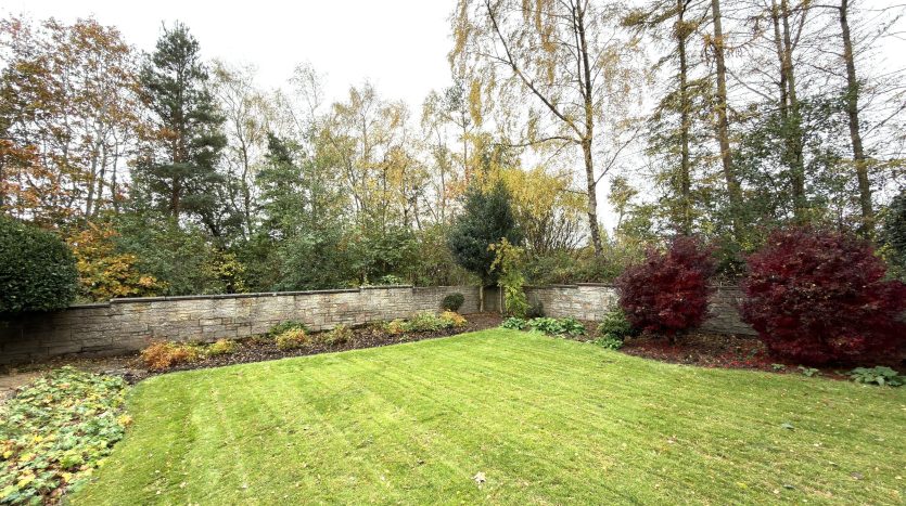 5 bedroom house in Karadale Gardens, Larkhall