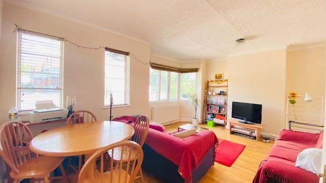 2 bedroom Flat - Elm Court