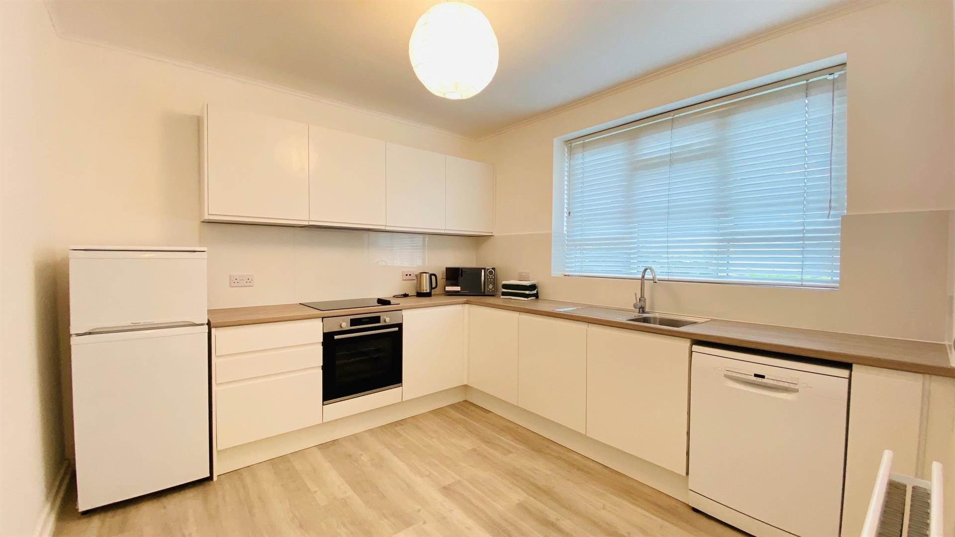 2 bedroom House - Beechwood Close