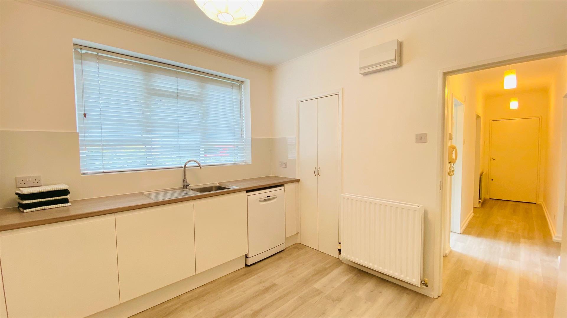 2 bedroom House - Beechwood Close