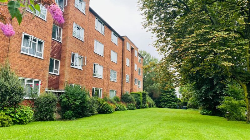 2 bedroom House - Beechwood Close
