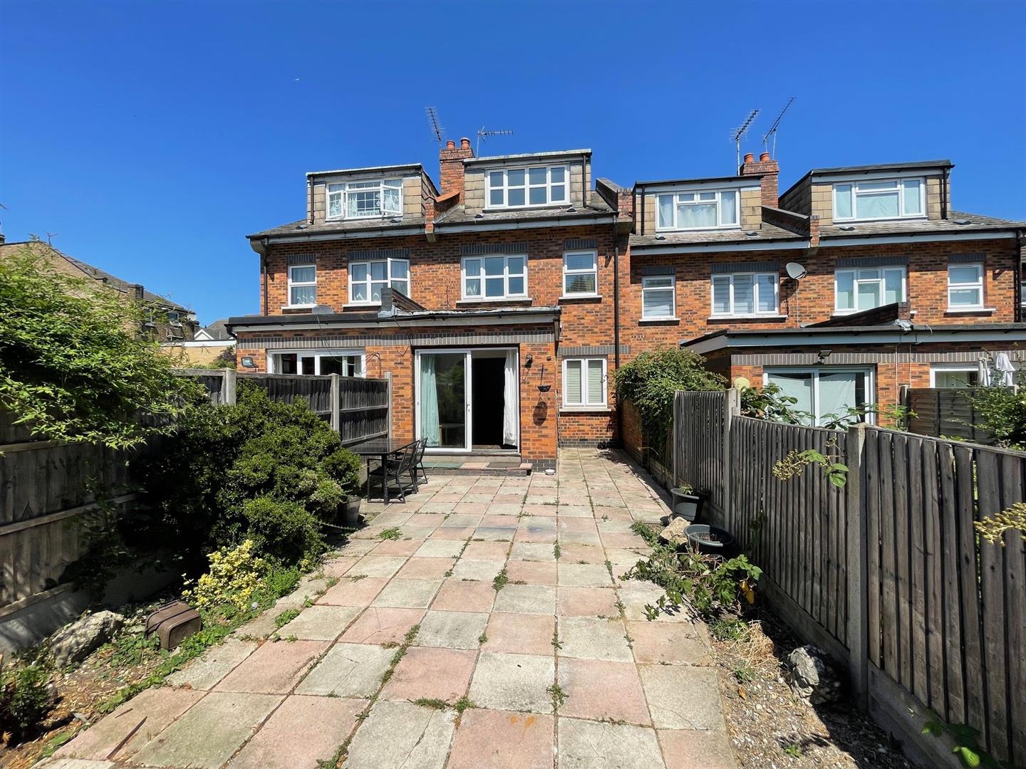 4 bedroom House - Castle Road