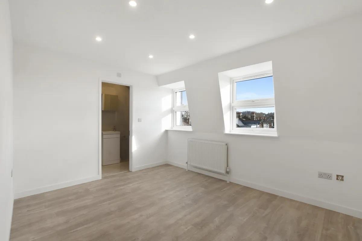 2 bedroom House - Fortune Green Road