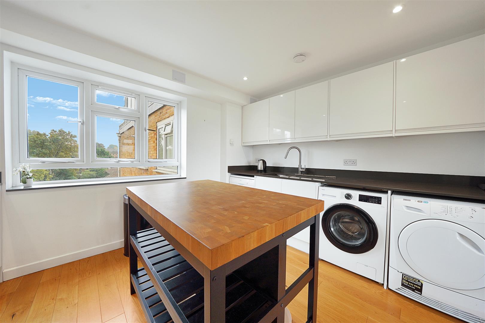 3 bedroom House - Wickliffe Avenue