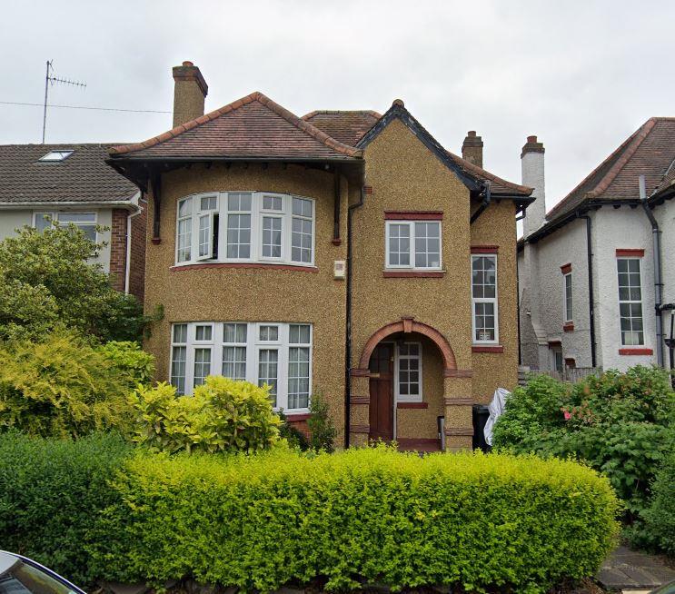 3 bedroom Detached - Ridgeview Road