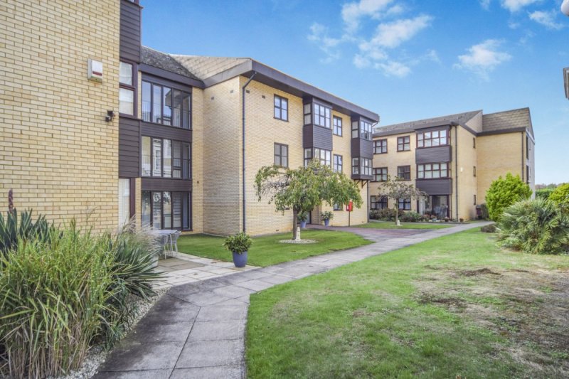 2 bedroom apartment in Brampton Road