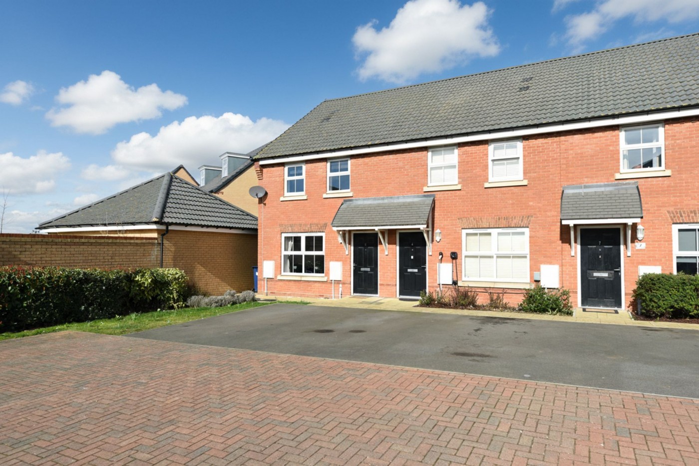 3 bedroom house in Humbrills Close