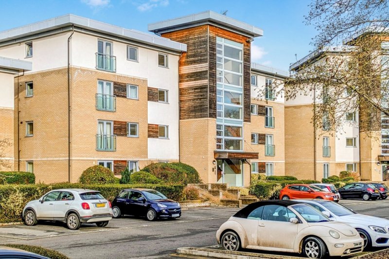2 bedroom flat in Percy Green Place, Huntingdon