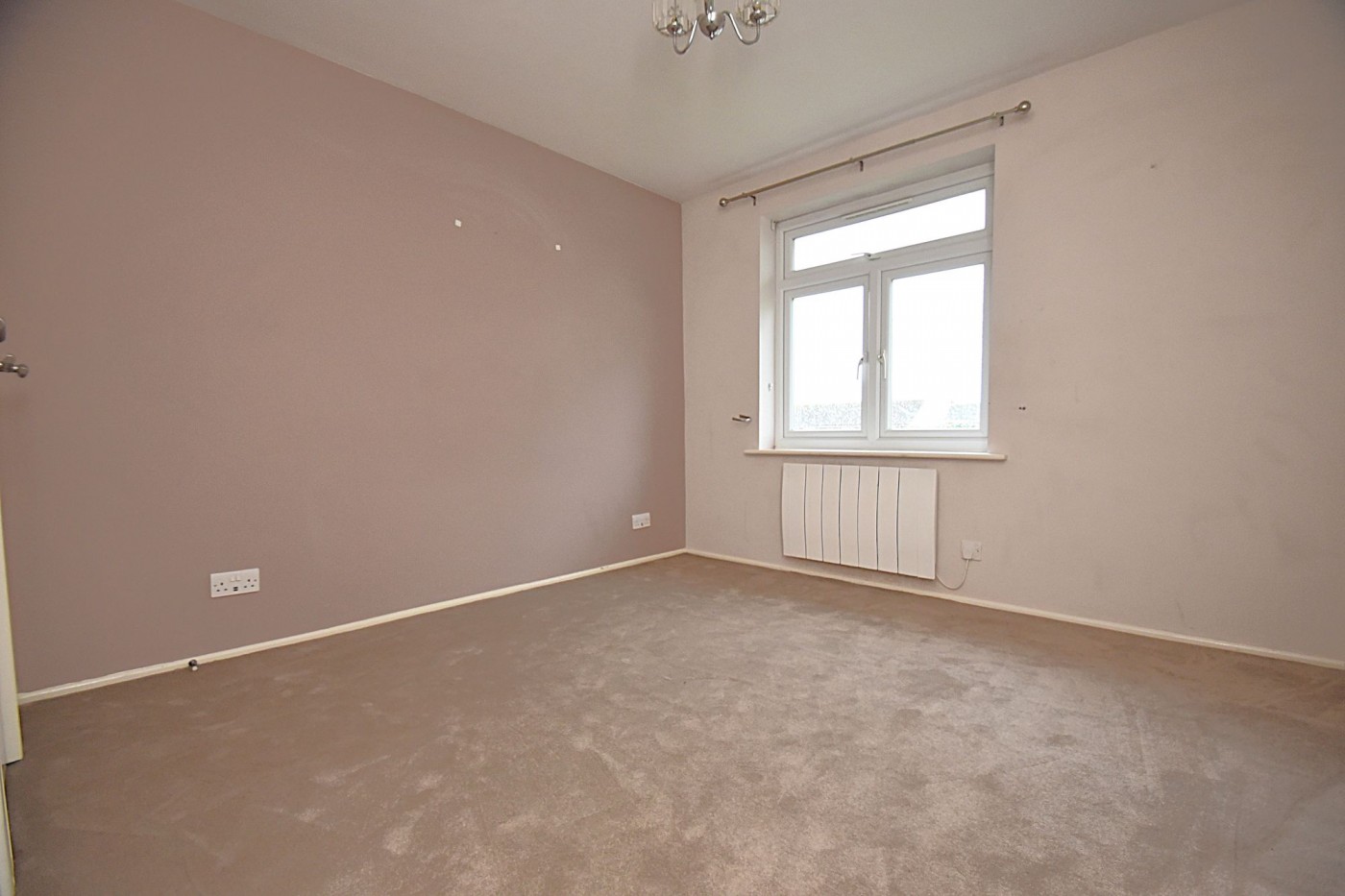 2 bedroom apartment in Hills Close, Roxton