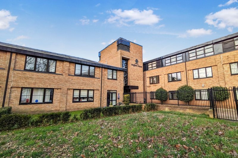 2 bedroom apartment in Ambury Road South, Anglian House