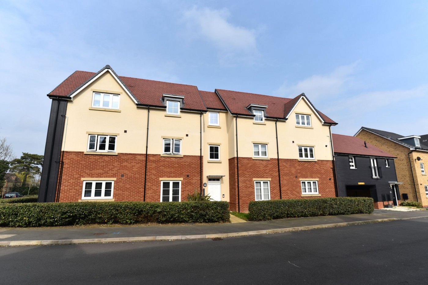 4 bedroom house in Knights Way