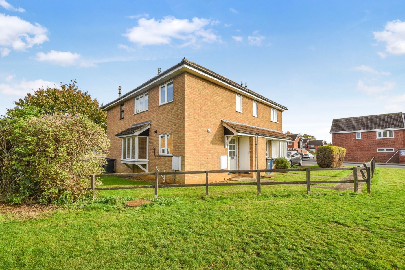 2 bedroom cluster house in Beaver Close