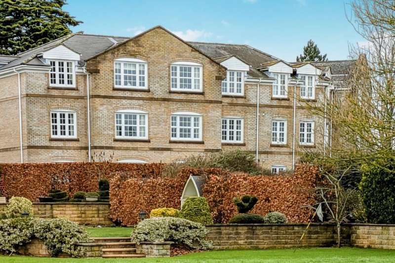 2 bedroom apartment in Chestnut Grove, Great Stukeley