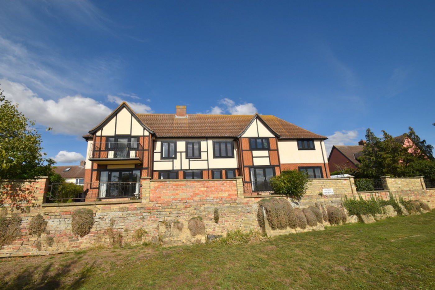 5 bedroom house in High Street