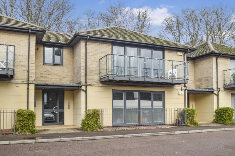 2 bedroom apartment in Waters Meet, Huntingdon