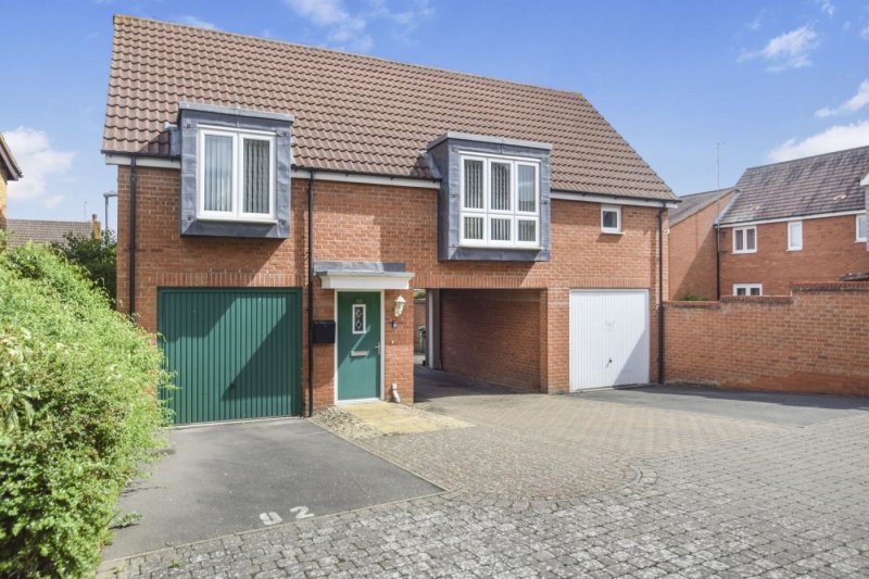 2 bedroom house in Cromwell Drive, Huntingdon