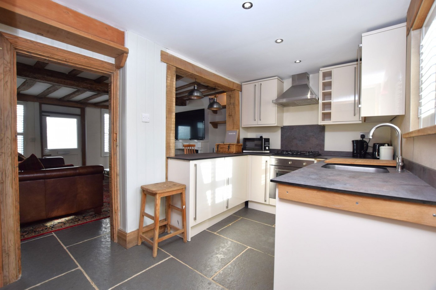 2 bedroom house in High Street, Huntingdon